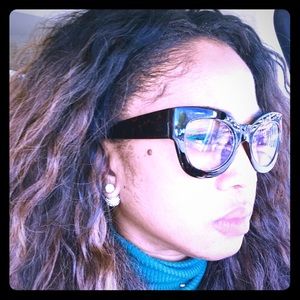 Meet your Posher, Deondria